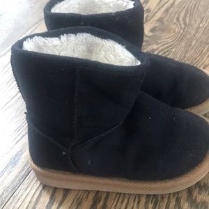 Boy slip on boots